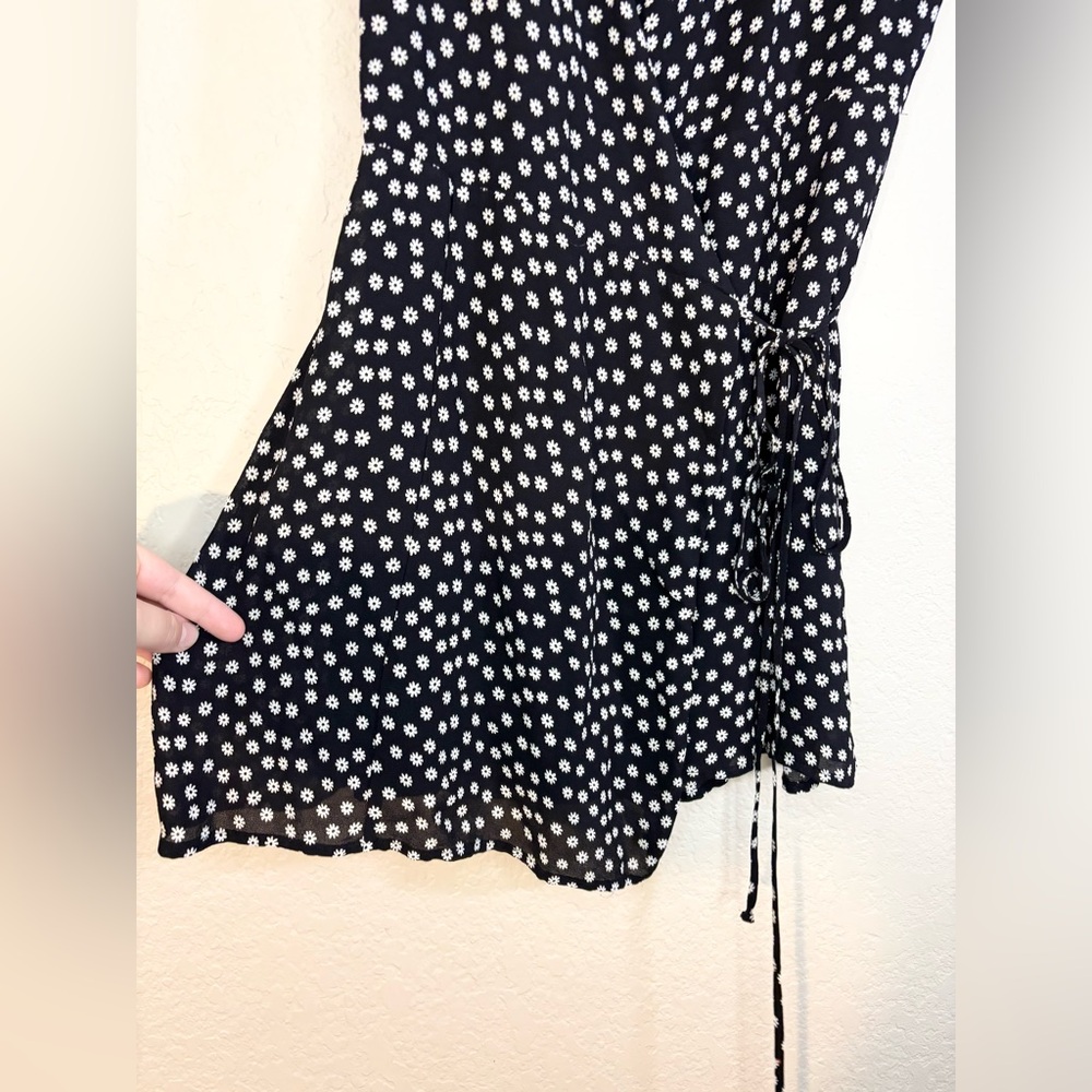 Reformation Adele Mini Wrap Dress Tiny Daisy Prin… - image 6